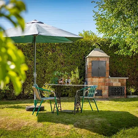 Villa Dom Artysty, Myweek