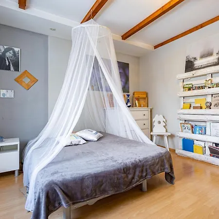 ヴィラ Dom Artysty, Myweek