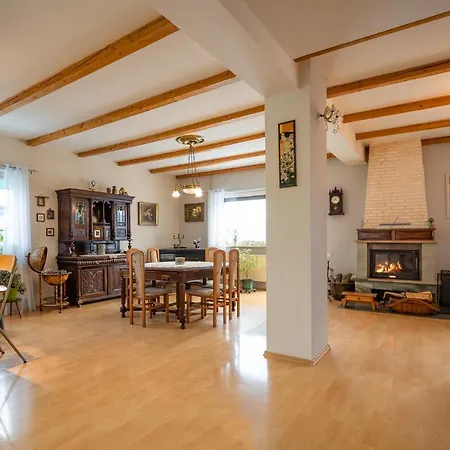 Dom Artysty, Myweek Villa *